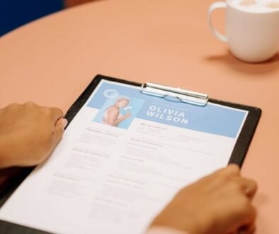 10 Essential Steps for Developing a Winning Resume Strategy in 2025