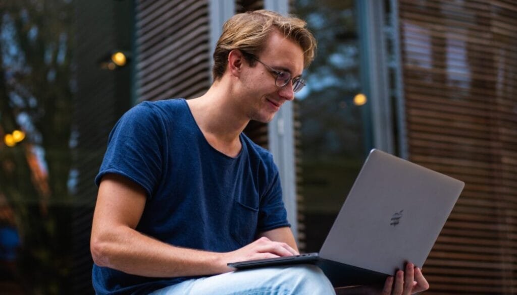 small-business-team-collaboration-tech
