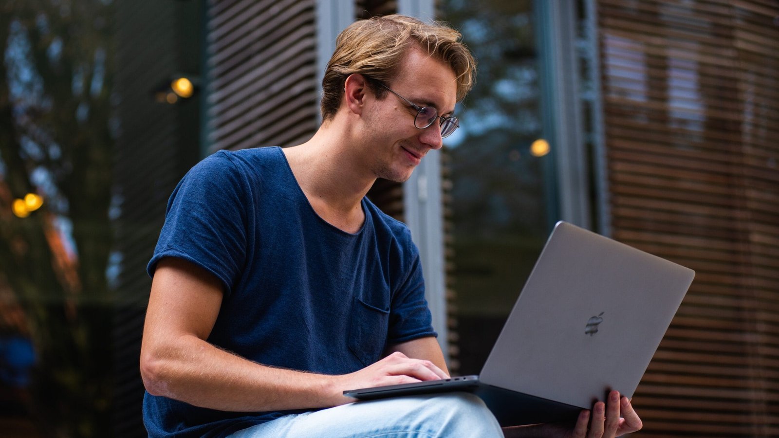 small-business-team-collaboration-tech
